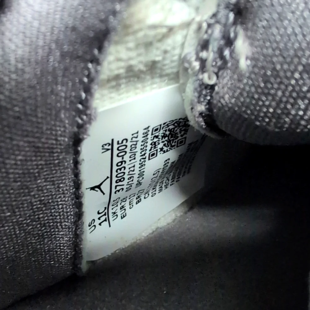 Nike Air Jordan 11 Retro Cool Gray Kids Size 11C - Picture 9 of 16